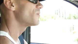 Eu quero tentar montar num pau maior que o seu, querida