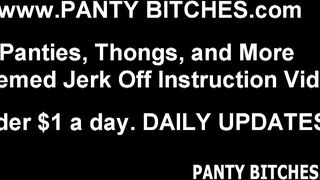 Le mie tette e il mio culo stanno semplicemente trasudando da questo piccolo vestito JOI