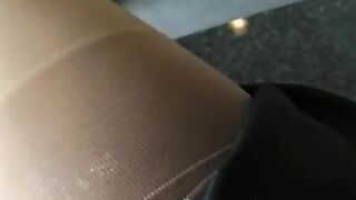 giovane, carina e attraente