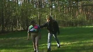 Fettes Mädchen entblößt und missbraucht