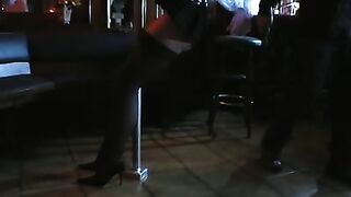 Amarrado e acariciado