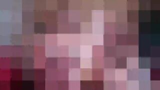 Vídeo de femdom aplastando y apretando pelotas