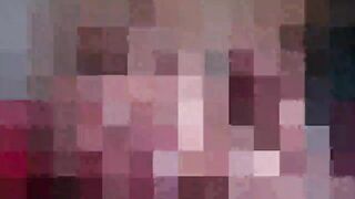 Esmagamento de bolas de uma verdadeira vadia