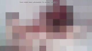 Gabi impazzisce quando le fanno il solletico ai piedi