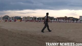 Vou tirar sua virgindade de travesti com delicadeza e delicadeza