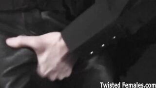 Le mostreremo chi gestisce questo dungeon