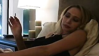 Occhi sexy da camera da letto per fumatori