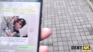 DEBT4k. Süßes Ding sollte viel Geld zurückbringen