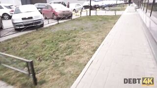 Debt4k. Cutie hat ihren Job verloren und hat jetzt nur noch eine Währung