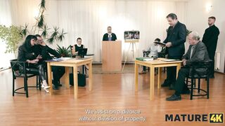 MATURE4K. Caos in tribunale. Parte 1