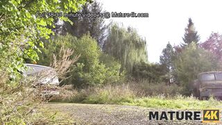 MATURE4K. Viralizando com uma prostituta