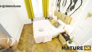 MATURE4K. Uma nova maneira de trair. Sexo quente com Brittany Bardot