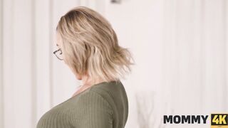 MOMMY4K. Pantomime-Stampfen