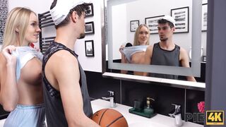 PIE4K. Bela carinhosa deixa sua amada gozar dentro da vagina careca após sexo quente