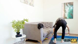 RIM4K. Togliti i pantaloni, vogliamo immergere le nostre lingue