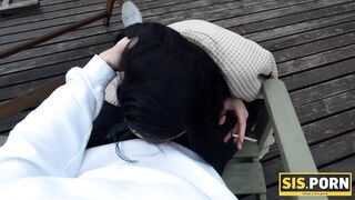 SISPORN. Le sexe tabou est le meilleur moyen pour une adolescente brune d'arrêter de fumer.