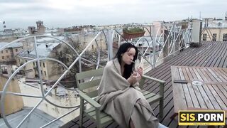 SIS.PORN. Garota tentadora tem a responsabilidade de chupar