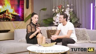 TUTOR4K. Scopata del futuro. Sesso bollente con l'insegnante privata Valentina Sierra