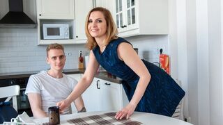 TUTOR4K. Schöne Geschichtslehrerin in eine böse Affäre verwickelt