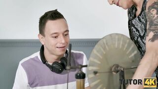 TUTOR4K. Spark Ran, então eles tiveram que transar eletricamente!