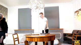 TUTOR4K. Cara fode tutora madura e inteligente em todas as posições que ela gosta