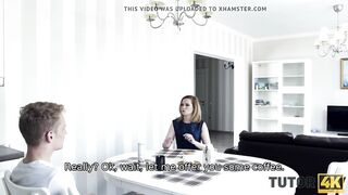 TUTOR4K. A aluna gosta do jeito que a professora chupa e trabalha a vagina