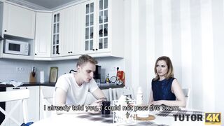 TUTOR4K. A mulher foi uma péssima professora de matemática e a buceta dela está fodida
