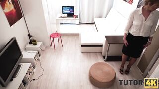 TUTOR4K. Mann bereitet sinnlicher Frau sexuelle Lust