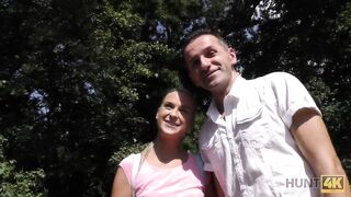 Il cornuto ha accettato di guardare il sesso di uno sconosciuto con la sua ragazza