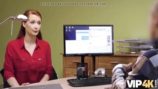 VIP4K. Agent vögelt vollbusige Rothaarige Isabella Lui, weil sie