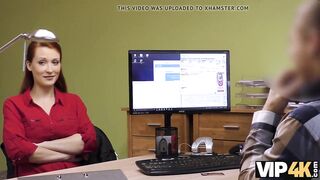 VIP4K. Isabella offre la sua vagina rasata per farsi scopare