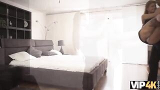 VIP4K. Homem negro retorna à cidade só para fazer sexo quente com namorada branca