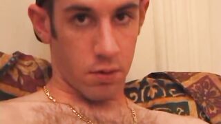 Tag che picchia la sua carne