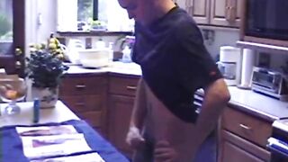 Amateur Ric golpeando su carne