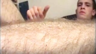 Nate batte la sua carne rigida