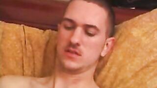 Casper Cox si masturba