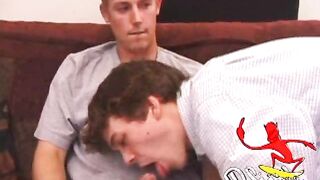 Matthew et Jay sucent une bite