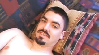 Matthew donne une bonne raclée à Sean