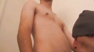 Casper Cox baise Torque