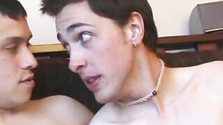 Luno baise le cul avec du jus