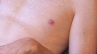 El patinador danés se la chupa a Shane