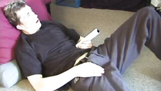 Derek schlägt sein Fleisch