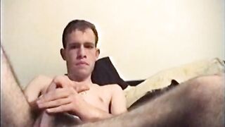 Nate batte la sua carne