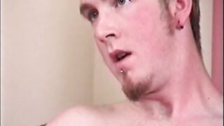 Amadores Matt e Dean se masturbando