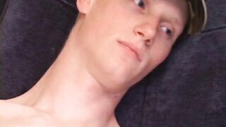 Casper e Kaos si scambiano un pompino