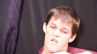 Giovane Glory Hole che succhia Nick