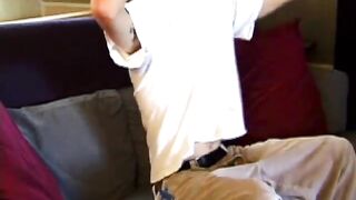 O jovem Shane atira alto