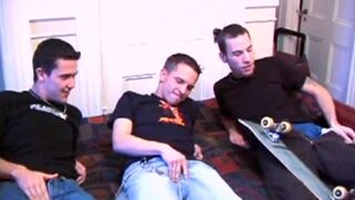 JC, Chase et Kent sucent des bites