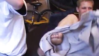 Gunner e Lucas succhiano il cazzo