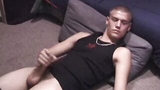 Lance se masturbando